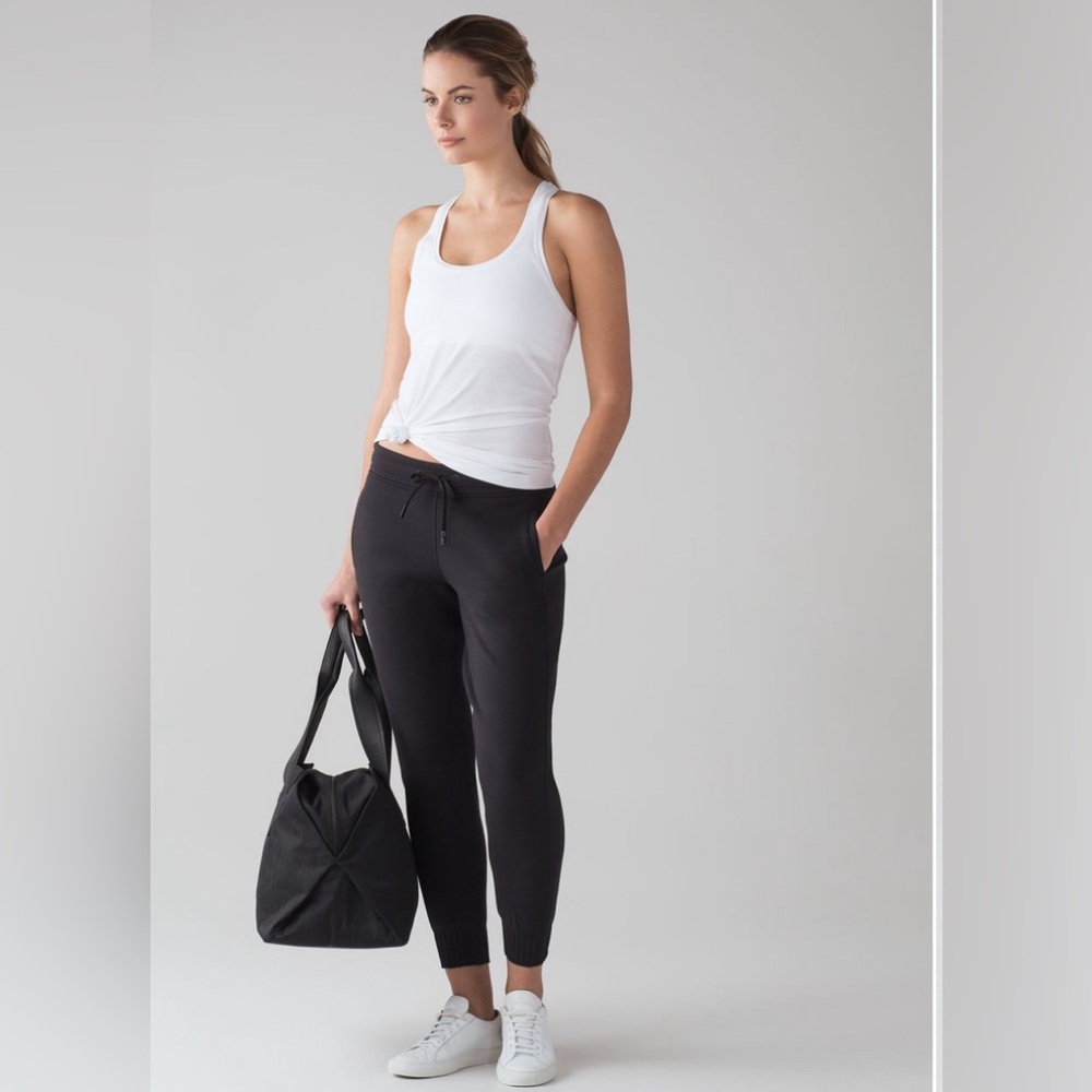 Lululemon NTS Jogger. Color Black. Size 6.